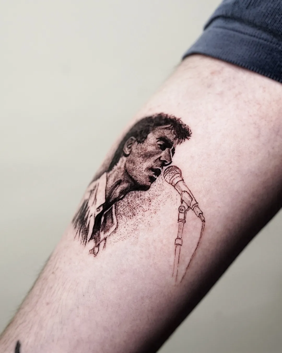 Detail of the micro-realism portrait tattoo